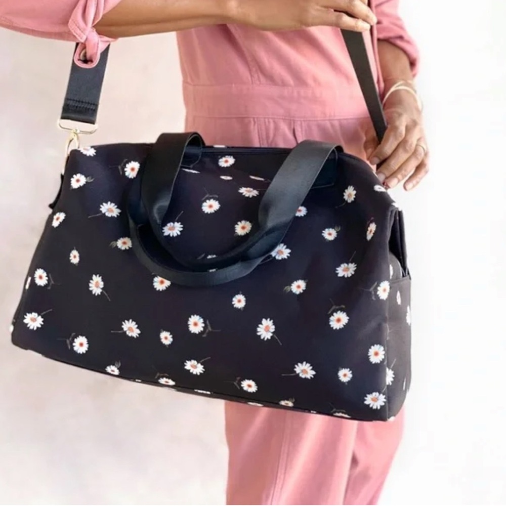 Alice + Olivia Daisy Black Duffel Bag and Daisy Reversible bucket hat set, new